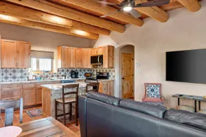Taos retreat to relax and enjoy a 360 degree view - Image 2