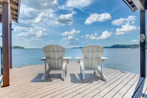 Luxury Lakeside Cabin ~Kayaks ~Fire Pit ~Beach - Image 2