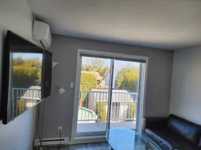 Apartment in Ste-Marthe-Sur-Le-Lac - Image 4