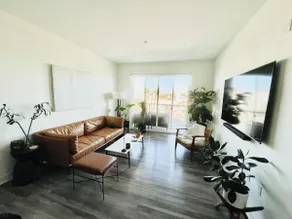 Luxury In Hollywood • 5 stars with EV charging - Image 5