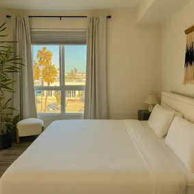 Luxury In Hollywood • 5 stars with EV charging - Image 3