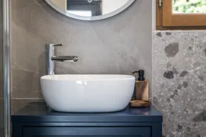 The setting: Chalet & Luxury Nordic Bath with Lake View - Image 5
