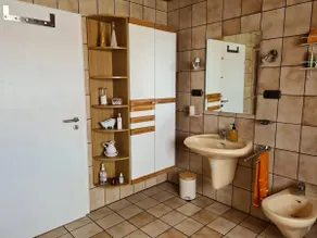 Apartment / Workspace/ Mechanic's apartment - Image 4