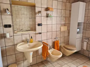 Apartment / Workspace/ Mechanic's apartment - Image 5