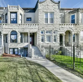 Modern 4BR and 2bath Condo Near UChicago/Hyde Park - Image 2