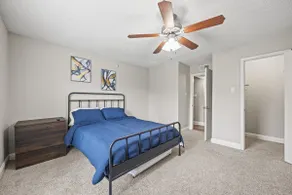 Sleek 1BR + pool | Walk to Bars - Image 3