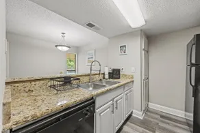 Sleek 1BR + pool | Walk to Bars - Image 5