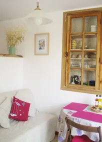 Charming studio, with private garden - Image 4