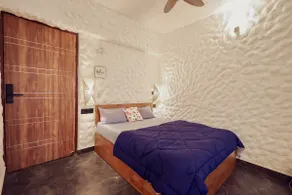 Airnest Stays | Casa | Jacuzzi Luxury Room - Image 3