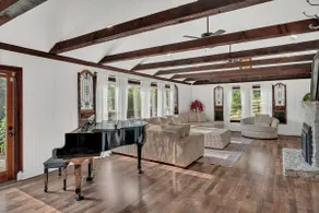 The Stoneglass Retreat - Image 5