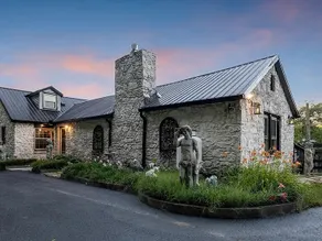 The Stoneglass Retreat - Image 4