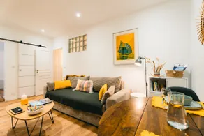 Comfortable apartment with private courtyard - Image 4