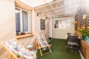 Comfortable apartment with private courtyard - Image 3