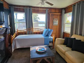 HUCK-FINN Cabin: Docks/3 Beds/Kayaks - Image 4