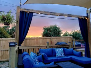 Howdy and Aloha Backyard Oasis - Image 3