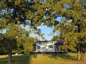 Serene Home Directly Between Houston & Dallas WIFI - Image 3