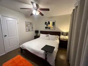 Mid-Century Beauty - Image 3