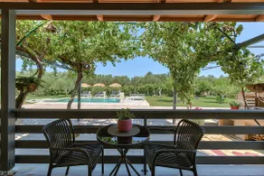 Vanesa Villa Retreat, 3BR with Lush Outdoor Oasis by Villa Mana Gers - Image 5