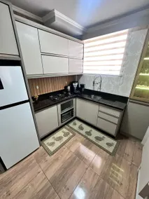 Deluxe Apartment With Private Garage - Image 4