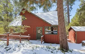 Ski Cabin • Hot Tub • EV • Pets • Walk to Dining - Image 5