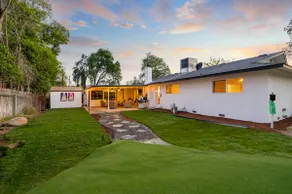 The Fairway House at River Island Golf Course - Image 2