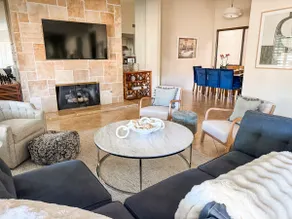 Spacious Home in Luxury Community Indian Wells - Image 2