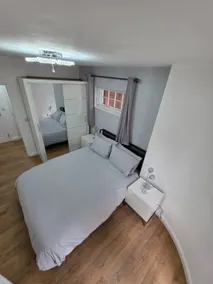 Spacious 2-Bed Apartment | Garden| Parking |M62/M6 - Image 5