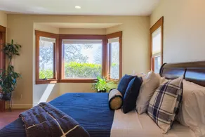 Secluded Hilltop Retreat-BBQ, Pool, Panoramic View - Image 3