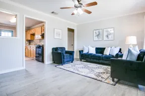 3 BR/1 BA - Centrally Located - Image 2