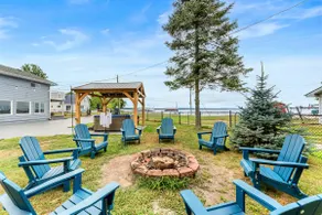 Large 5BD Lakehouse w/ Beach & Hot Tub - Image 3