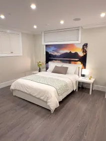 1000ft Whole Floor Modern suite 2 queen beds - Image 5