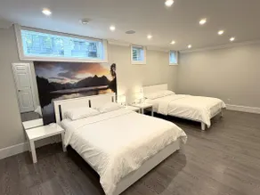 1000ft Whole Floor Modern suite 2 queen beds - Image 2