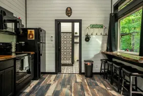 Sasquatch soak shack - Image 5