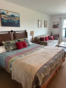 Cozy Studio•Resort Stay•Mountain Creek Pool&Hiking - Image 2