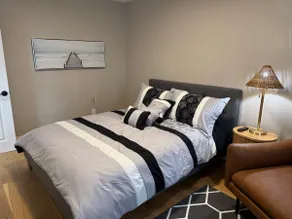 Luxury 1 Bedroom Fully Furnished - Unit 1 - Image 4