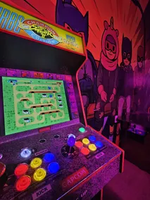 Near Bike Park & Golf | Hot Tub · Arcade - Image 5