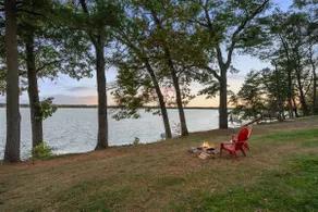 Devils Lake-views-trails-fish-coffee bar-spotless - Image 4