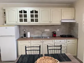 Alexandra Apartment - Image 2