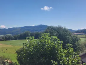 Top floor apartment with mountain view - Image 2