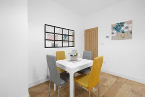 Eastons 2 Bedroom Apartment with Sofa Bed - Image 3
