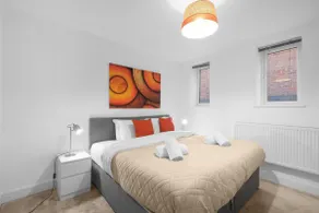 Eastons 2 Bedroom Apartment with Sofa Bed - Image 4