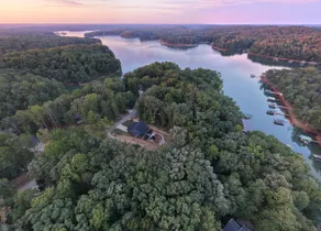 Family Lake Getaway - Hot tub/Mini Golf/Game Room - Image 2