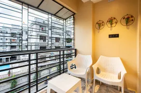 Spacious 3BHK in New Alipore:Aurra Premium Suitess - Image 3