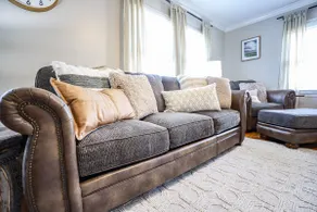 Beautiful 2 BR & 1 Bath: Close to Everything! - Image 4