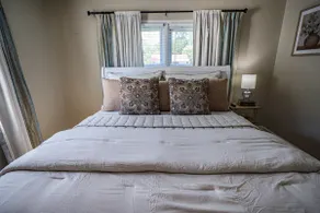 Beautiful 2 BR & 1 Bath: Close to Everything! - Image 2