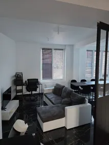 Large 4-bedroom house in Dunkirk with parking - Image 2