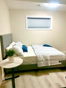 Cozy Private Suite with Parking near restaurants - Image 3