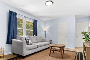 Home Suite Home-H: Minutes to Downtown & P Heights - Image 4
