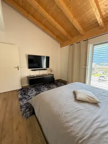 Cozy 80m² Apartment with Mountain and Vineyard View in Valais - Image 5