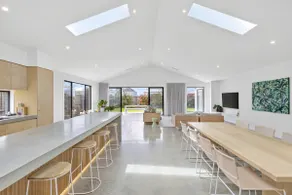 Duneview Luxe Ocean Grove Sleeps 8, 4 bedroom, aircon,heating throughout, Designer quality, Perfect wedding stay, family friendly, Beach, Park, Shops - Image 3